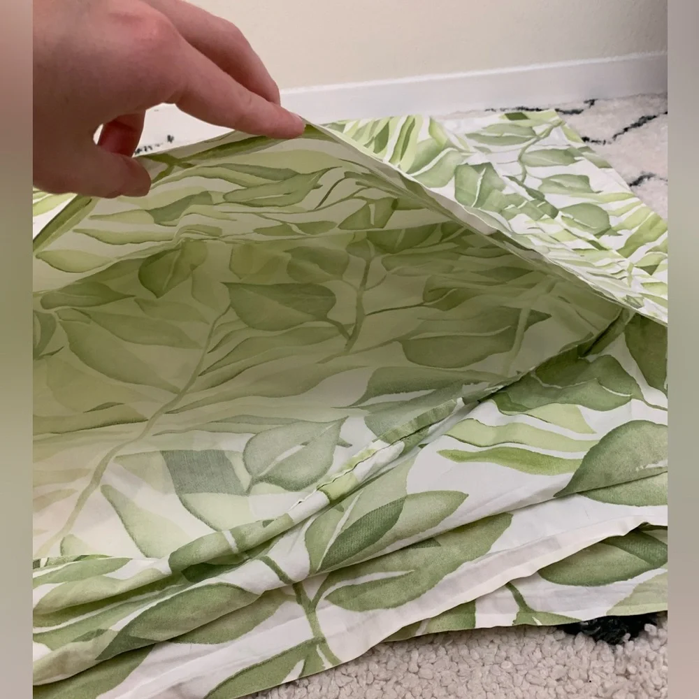 Pottery Barn Naturals Overlapping Leaves Leaf-Print Euro Pillowcases 100% cotton